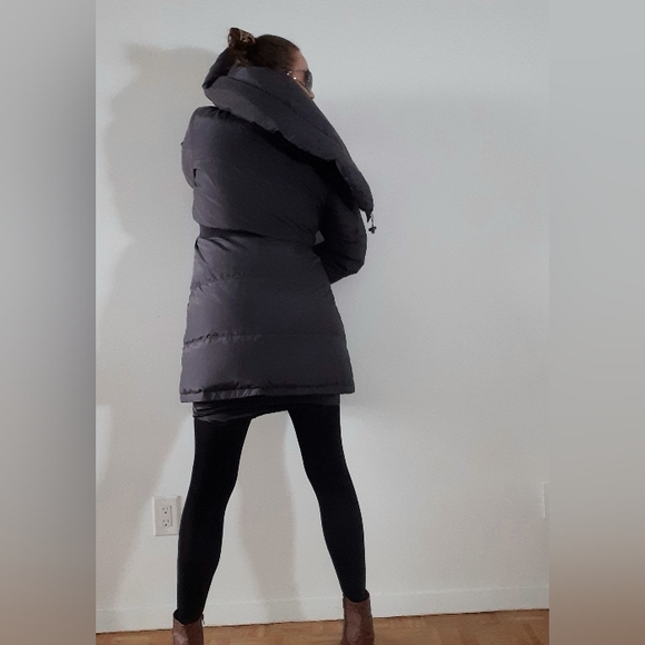 Danier down-filled winter coat/ jacket in grey - Picture 7 of 13